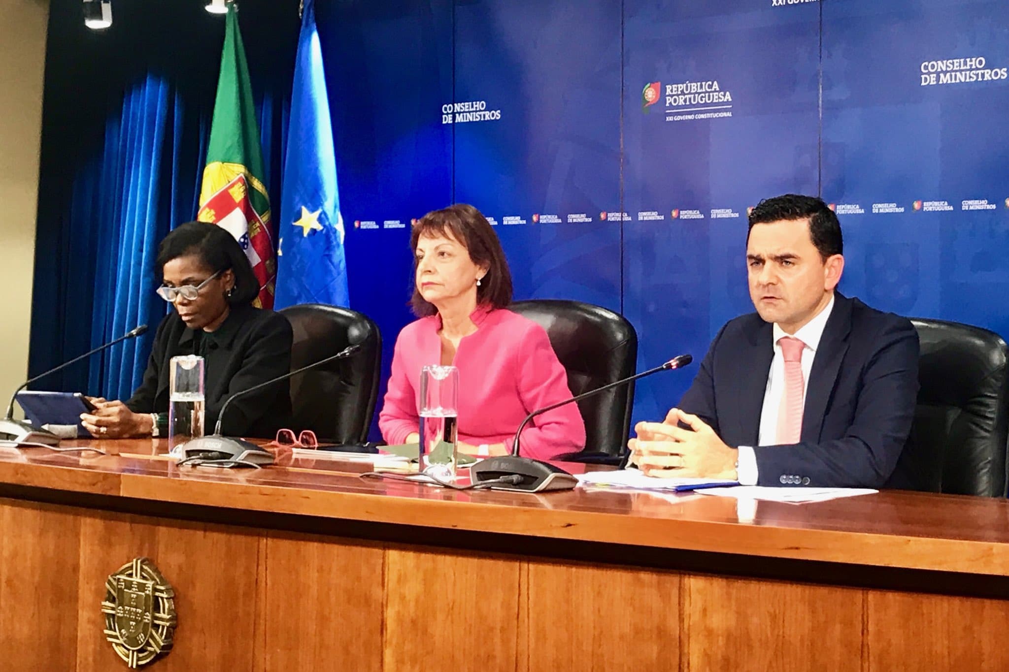 Ministro do Planeamento e das Infraestruturas, Pedro Marques, e Ministras da Presidência e da Modernização Administrativa, Maria Manuel Leitão Marques, e da Justiça, Francisca Van Dunem, na conferência de imprensa, Lisboa, 31 janeiro 2019