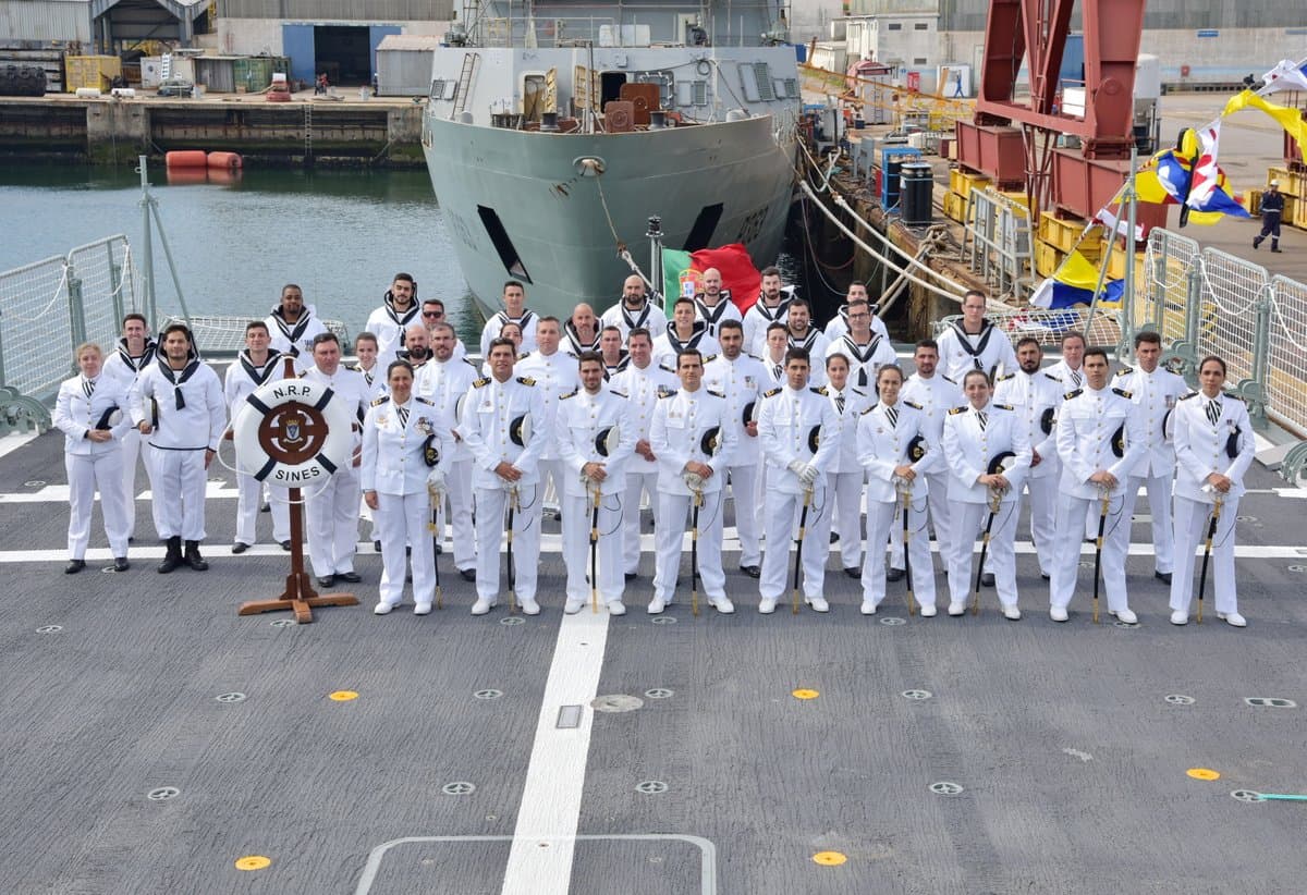 O navio patrulha oceânico «Sines» e a sua tripulação, Viana do Castelo, 9 julho 2018 (Foto: Marinha)