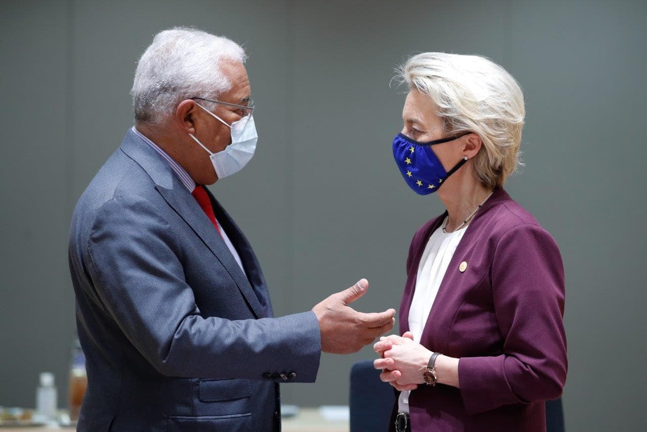 Primeiro-Ministro António Costa com a Presidente da Comissão Europeia, Ursula von der Leyen no Conselho Europeu, Bruxelas, 21-22 outubro 2021 (foto: UE)