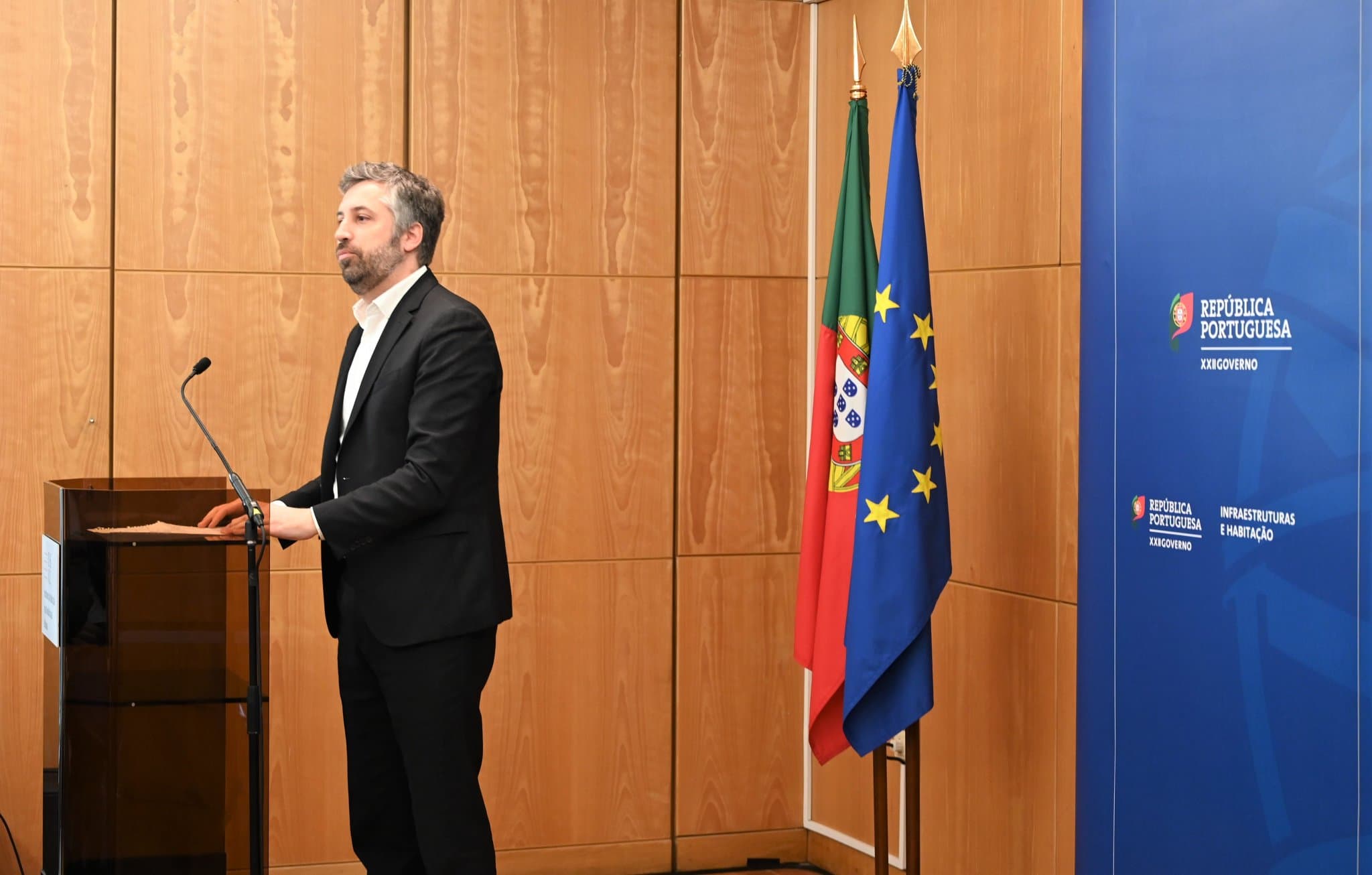 Ministro das Infraestruturas e da Habitação, Pedro Nuno Santos na assinatura de protocolos com plataformas e agentes imobiliários para divulgação de arrendamento acessível, Lisboa, 4 fevereiro 2020