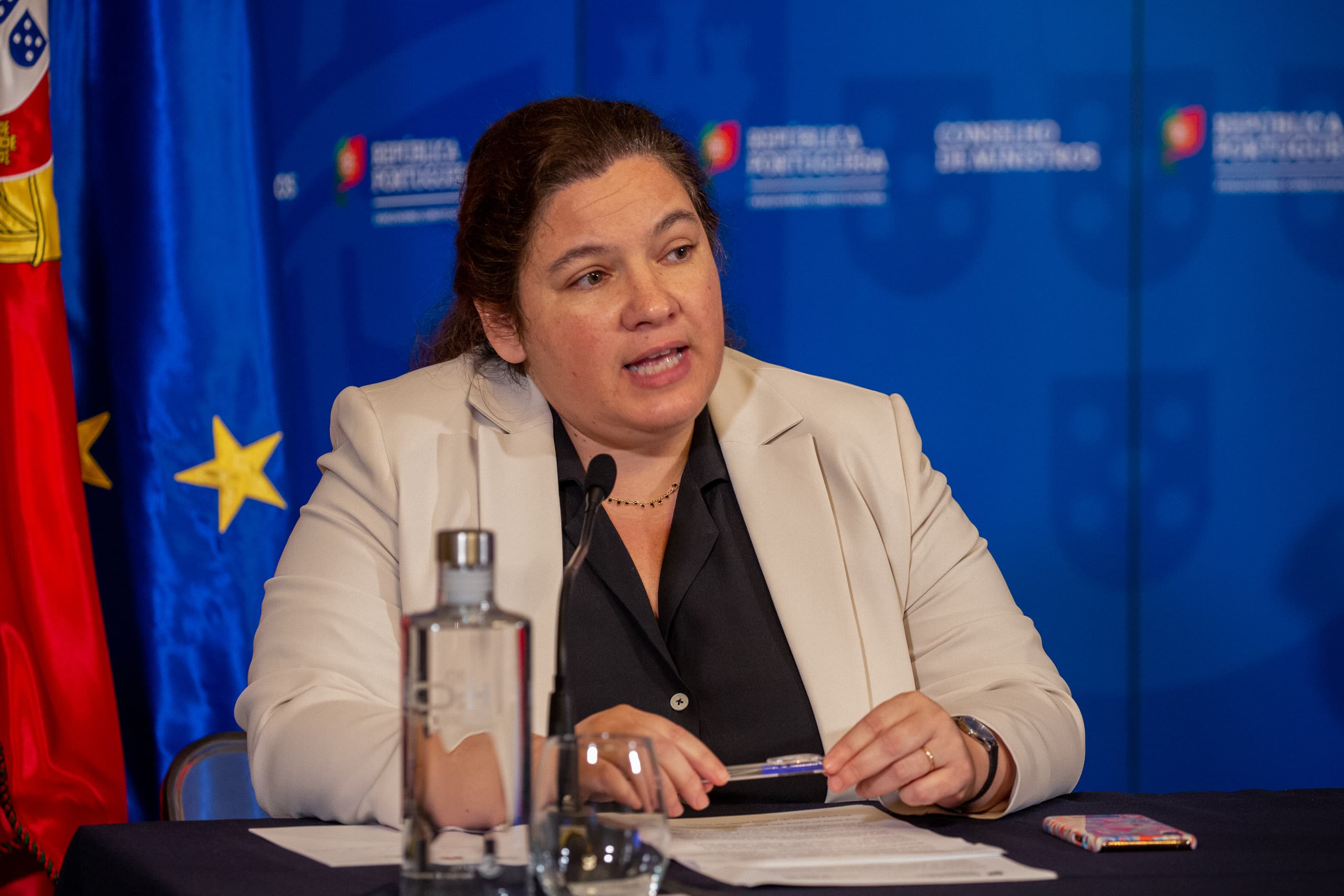 Ministra da Modernização do Estado e da Administração Pública, Alexandra Leitão, durante a conferência de imprensa após o Conselho de Ministros, Lisboa, 18 junho 2020 (Foto: João Bica)