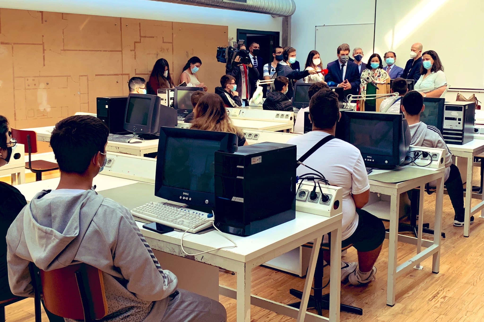 Ministro da Educação, Tiago Brandão Rodrigues, visita a Escola Secundária do Cerco na abertura do ano letivo, Porto, 14 setembro 2021