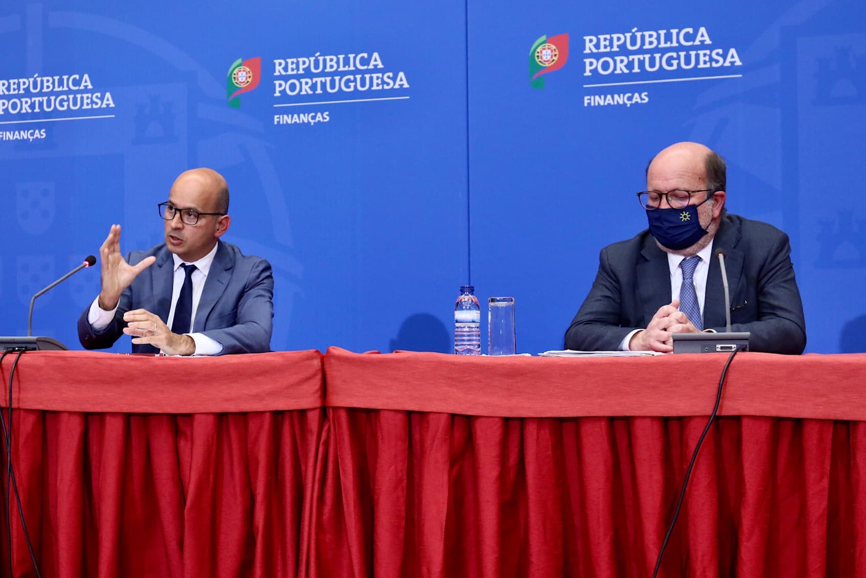 Ministro de Estado e das Finanças, João Leão, e Ministro do Ambiente e da Ação Climática, Matos Fernandes, em conferência de imprensa conjunta, Lisboa, 4 março 2022 (foto: João Bica)