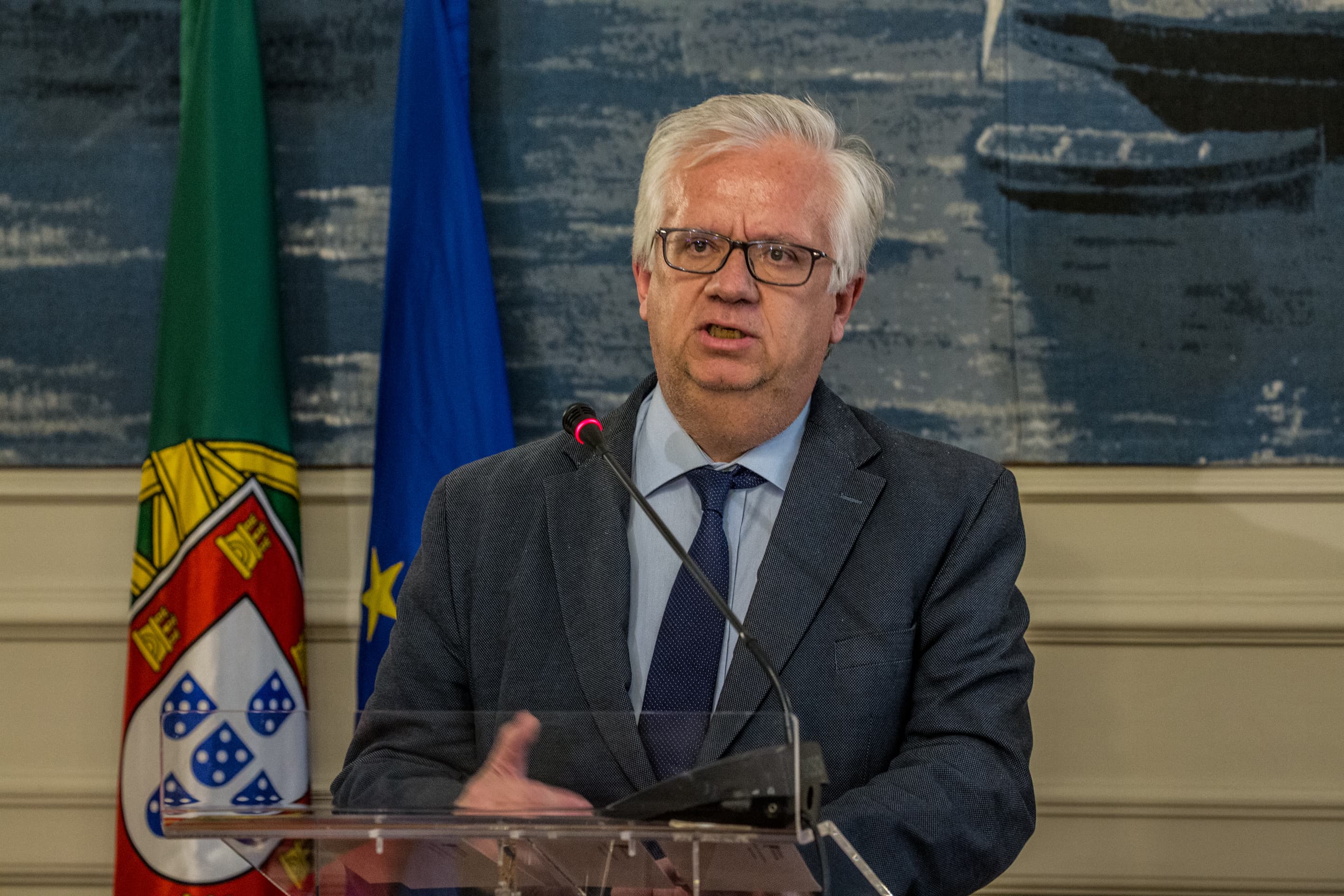 Ministro da Administração Interna, Eduardo Cabrita, apresenta balanço após a reunião da Estrutura de Monitorização do Estado de Emergência, Lisboa, 13 abril 2020 (Foto: João Bica)