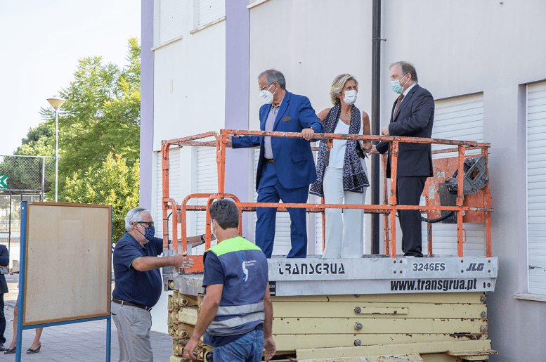 Ministra da Coesão Territorial o Secretário de Estado Adjunto e do Desenvolvimento Regional visitam duas obras de retirada do amianto de escolas , Almeirim, 7 setembro 2020