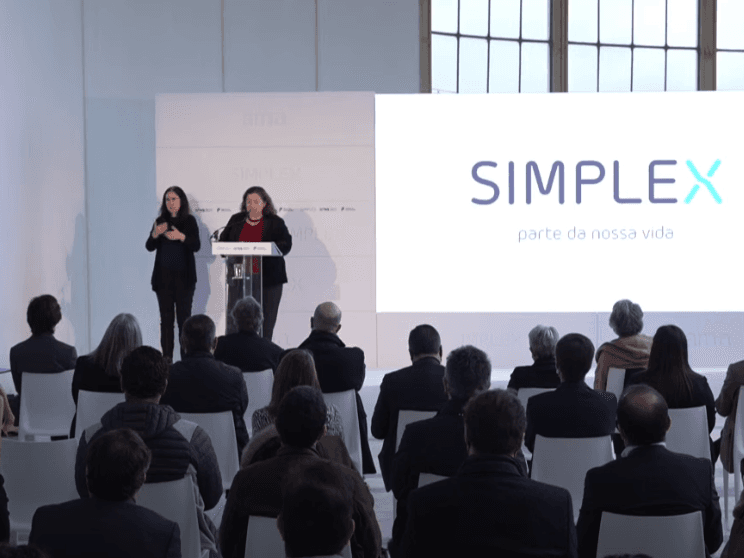 Ministra da Modernização do Estado e da Administração Pública, Alexandra Leitão, na apresentação do balanço do Simplex 20-21, Lisboa, 10 dezembro 2021
