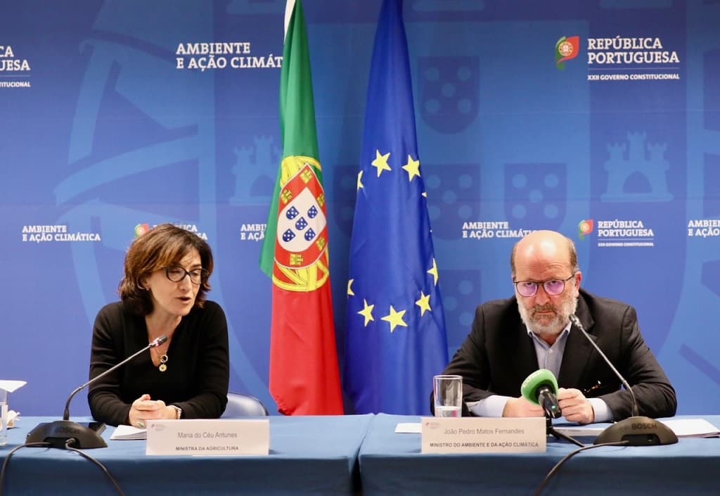 Ministro do Ambiente e da Ação Climática e Ministra da Agricultura na conferência de imprensa sobre medidas para responder à diminuição de água nas barragens, Lisboa, 1 fevereiro 2022 (Foto: João Bica)