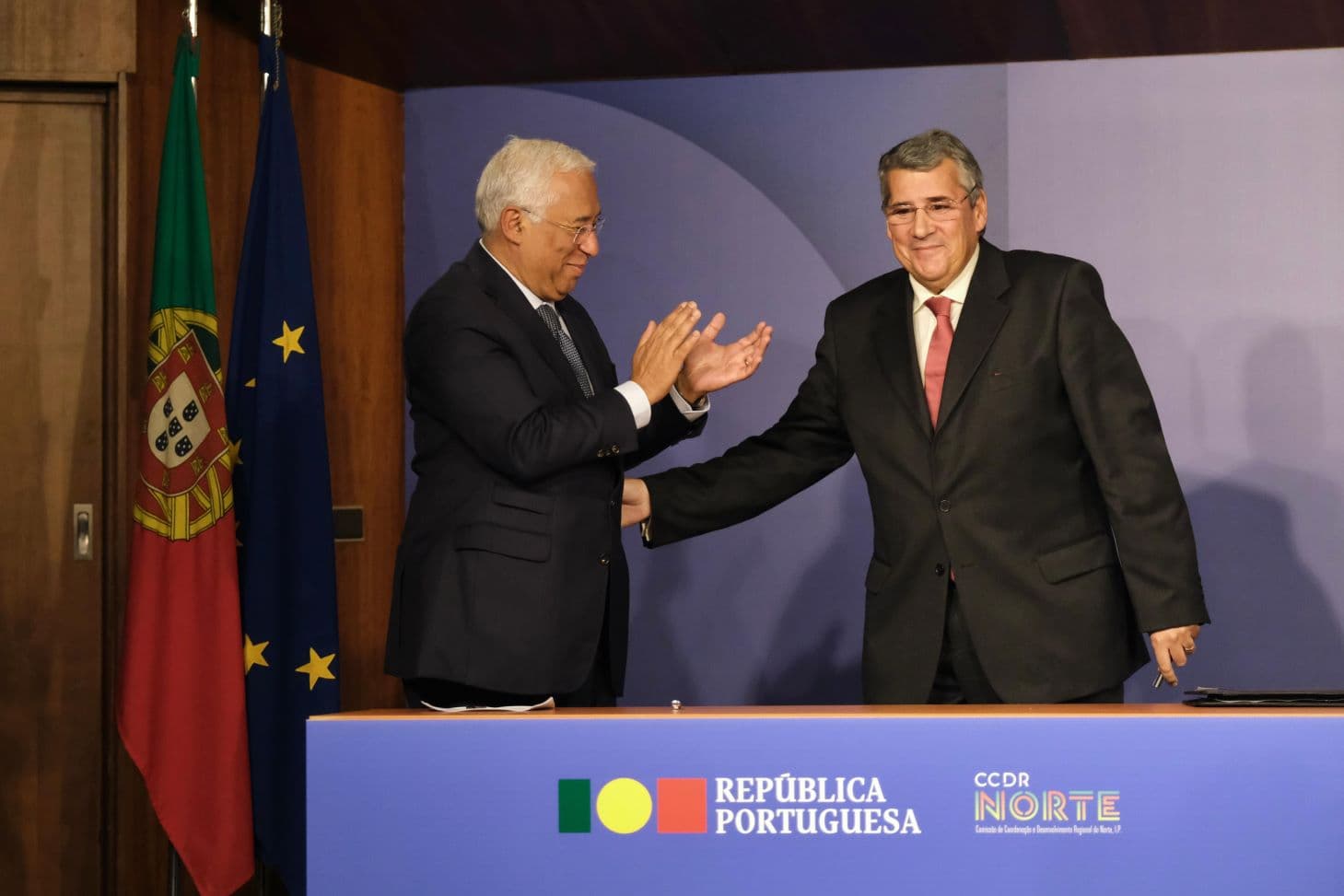 Primeiro-ministro na assinatura do contrato-programa com o presidente da CCDR-Norte, António Cunha