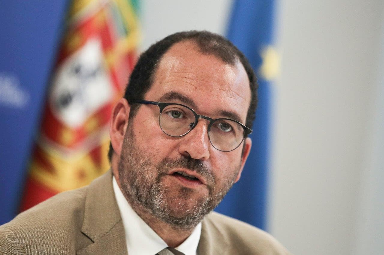 Ministro da Educação, João Costa, em conferência de imprensa sobre a colocação de docentes, Lisboa, 9 setembro 2022 (foto: António Cotrim/Lusa)