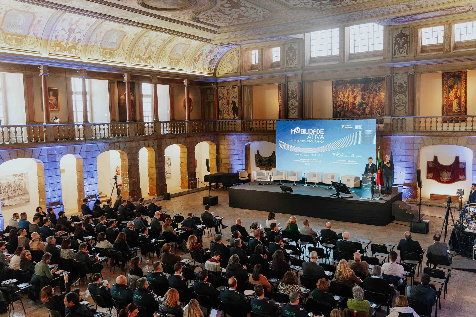 Ministro da Administração Interna, José Luís Carneiro, intervém na abertura do seminário «Mobilidade Ativa: Futuro em Segurança», Lisboa, 17 janeiro 2023