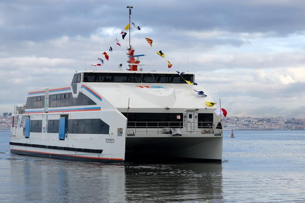 «Cegonha Branca», primeiro navio da frota elétrica da Transtejo/Soflusa, Seixal, 28 novembro 2023 (foto: António Cotrim/Lusa)
