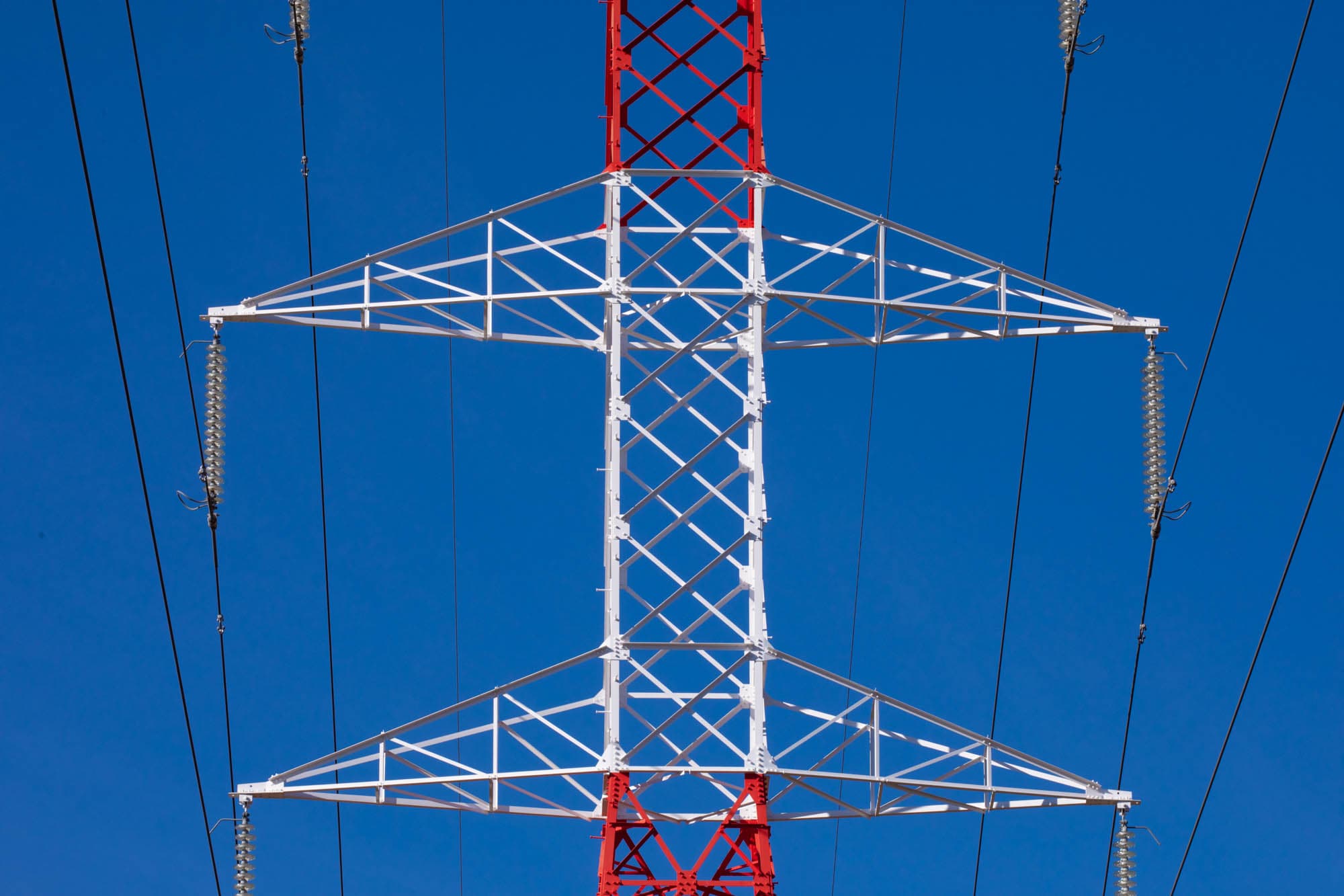 Linha de alta tensão elétrica