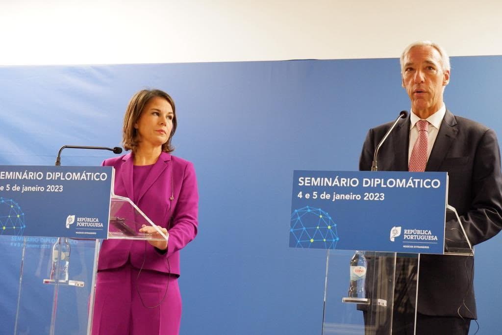 Ministro dos Negócios Estrangeiros, João Gomes Cravinho, e Ministra dos Negócios Estrangeiros da Alemanha, Annalena Baerbock, no Seminário Diplomático, Lisboa, 4 janeiro 2023