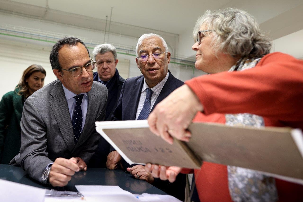 Primeiro-Ministro António Costa e Ministro da Cultura, Pedro Adão e Silva, visitam o laboratório de conservação e restauro José de Figueiredo, Lisboa, 4 janeiro 2024 (foto: Filipe Amorim/Lusa)