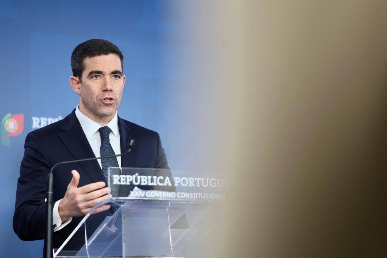 Ministro da Presidência, António Leitão Amaro, na conferência de imprensa do Conselho de Ministros, Lisboa, 6 fevereiro 2025 (foto: Diana Quintela)