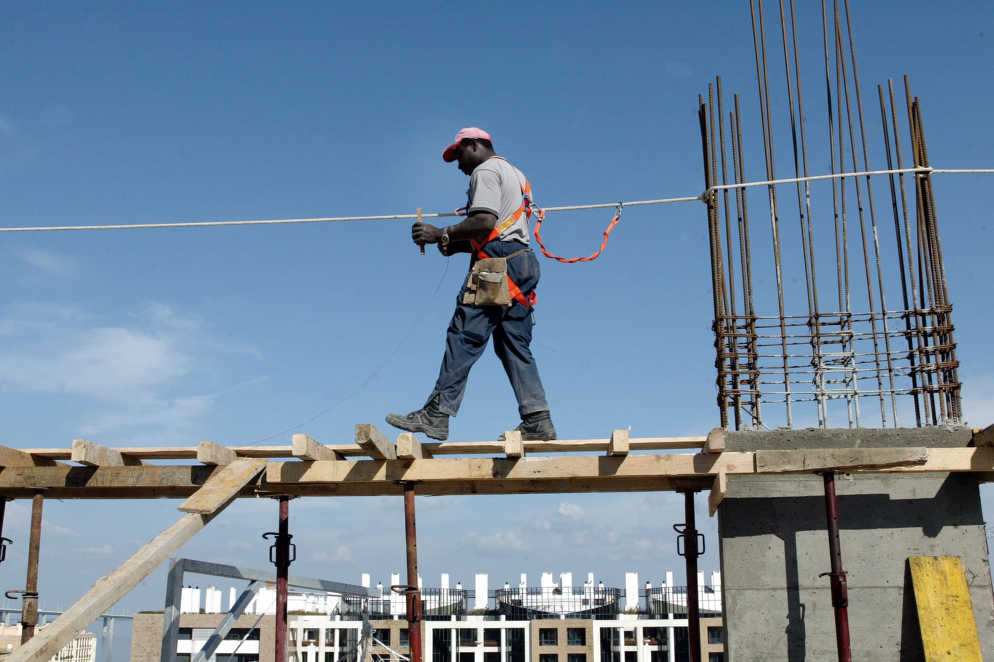 Construção de habitações (foto: António Cotrim/Lusa)