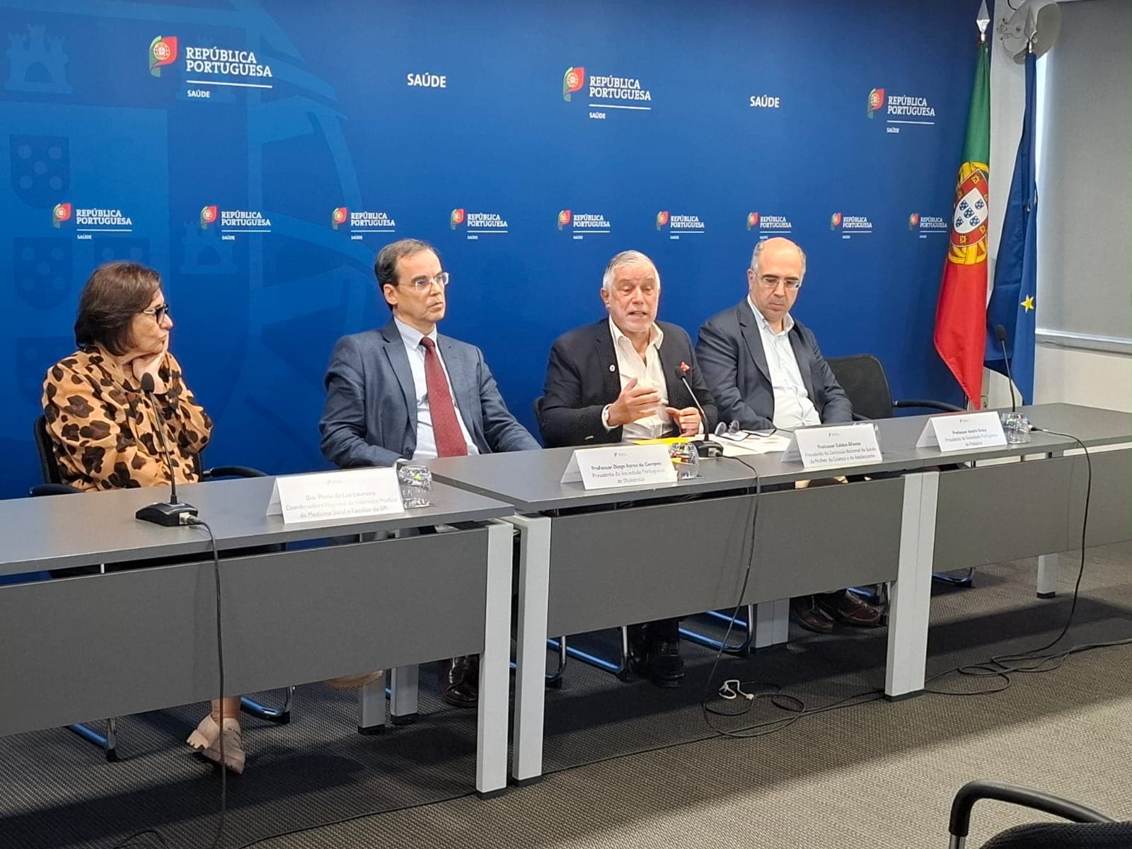 Membros da Comissão Nacional da Saúde da Mulher, Criança e Adolescentes apresentam projeto-piloto de reorganização dos serviços de obstetrícia, ginecologia e pediatria, 22 outubro 2024