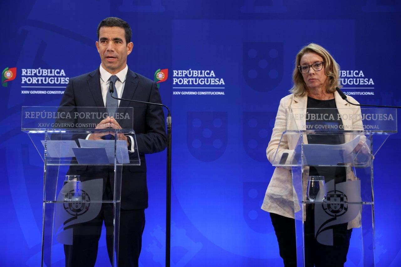 Ministros da Presidência, António Leitão Amaro, e do Trabalho, Solidariedade e Segurança Social, Maria do Rosário Palma Ramalho, na conferência de imprensa do Conselho de Ministros, Lisboa, 8 agosto 2024 (foto: Miguel A. Lopes/Lusa)